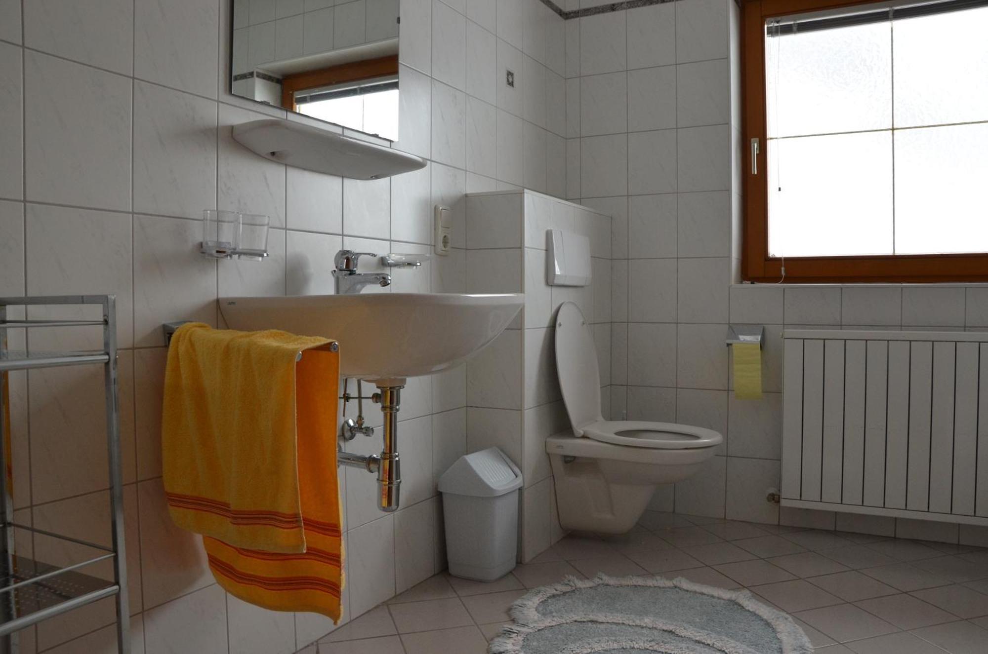 Haus Stefan Apartment Нойщифт им Щубайтал Екстериор снимка