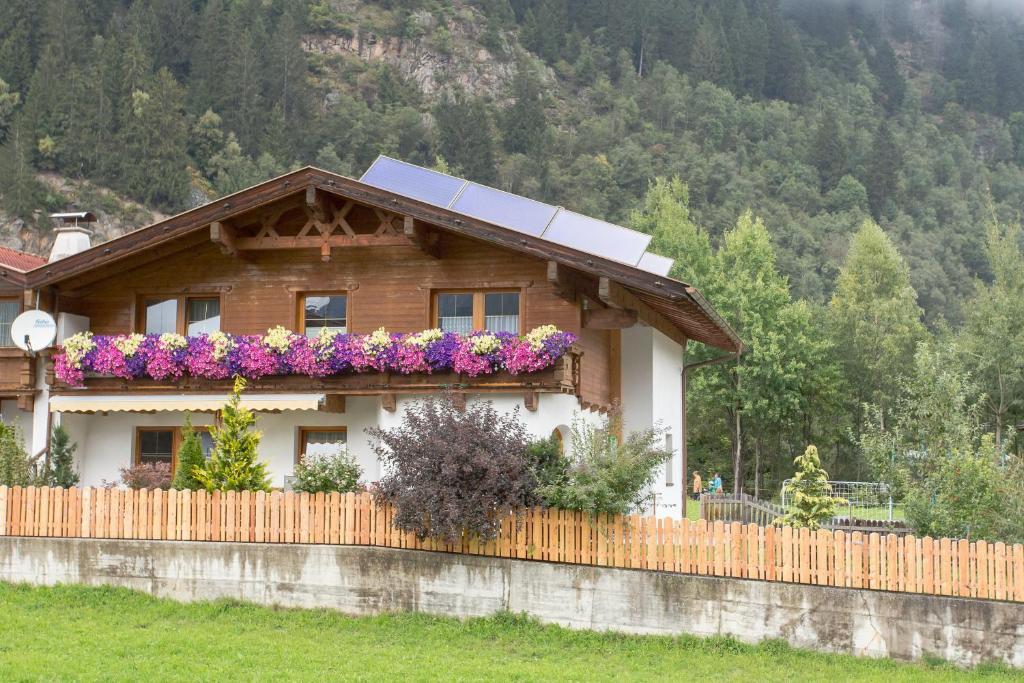 Haus Stefan Apartment Нойщифт им Щубайтал Екстериор снимка