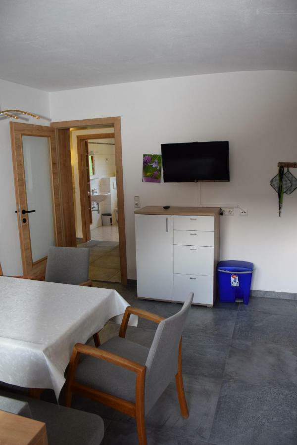 Haus Stefan Apartment Нойщифт им Щубайтал Екстериор снимка