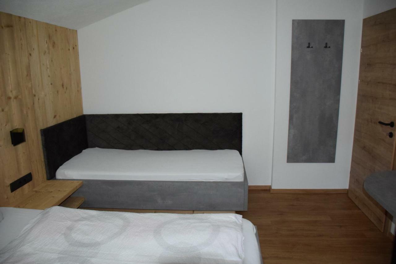 Haus Stefan Apartment Нойщифт им Щубайтал Екстериор снимка